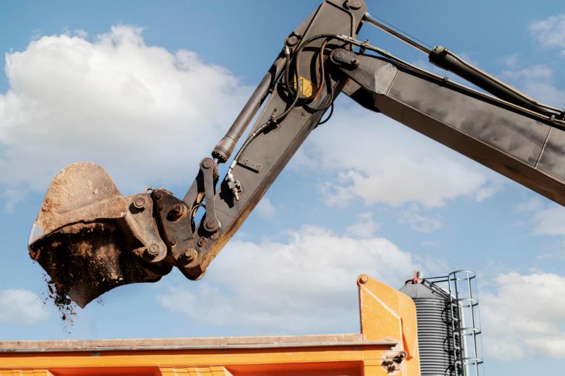 Demolição Industrial: Métodos, Custos e Regulamentação