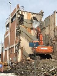 demolição na construção civil